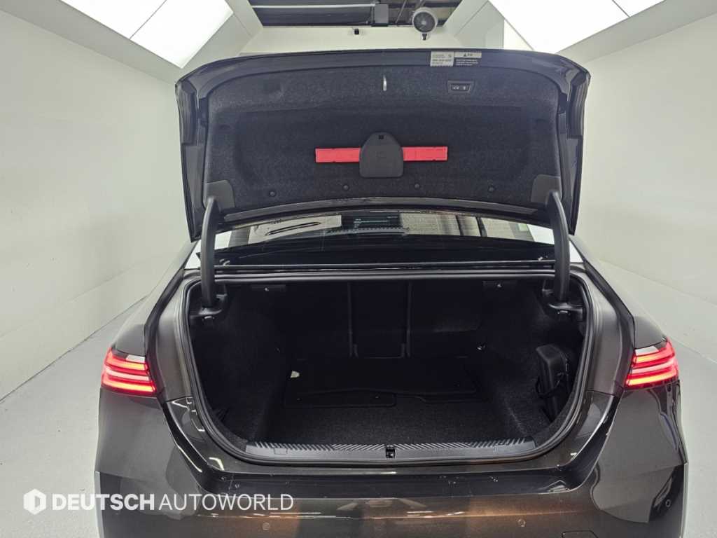 BMW 5-Series — photo 19