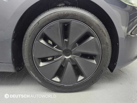 Tesla Model 3 — photo 05