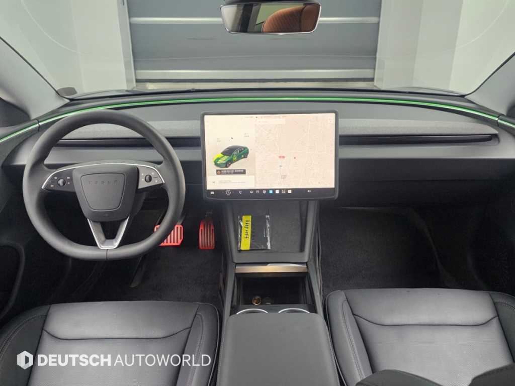 Tesla Model 3 — photo 07