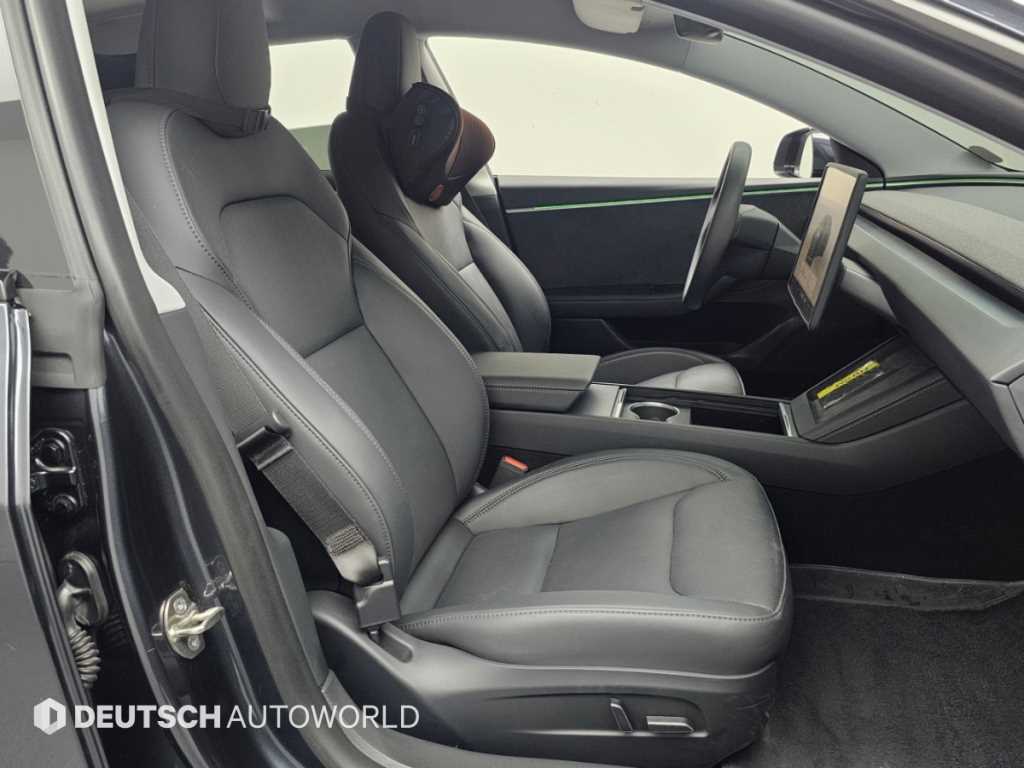 Tesla Model 3 — photo 10