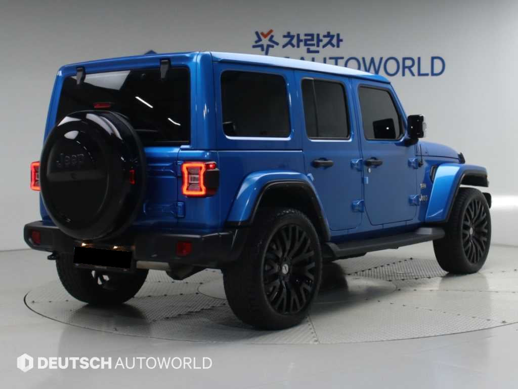 Jeep Wrangler — photo 02