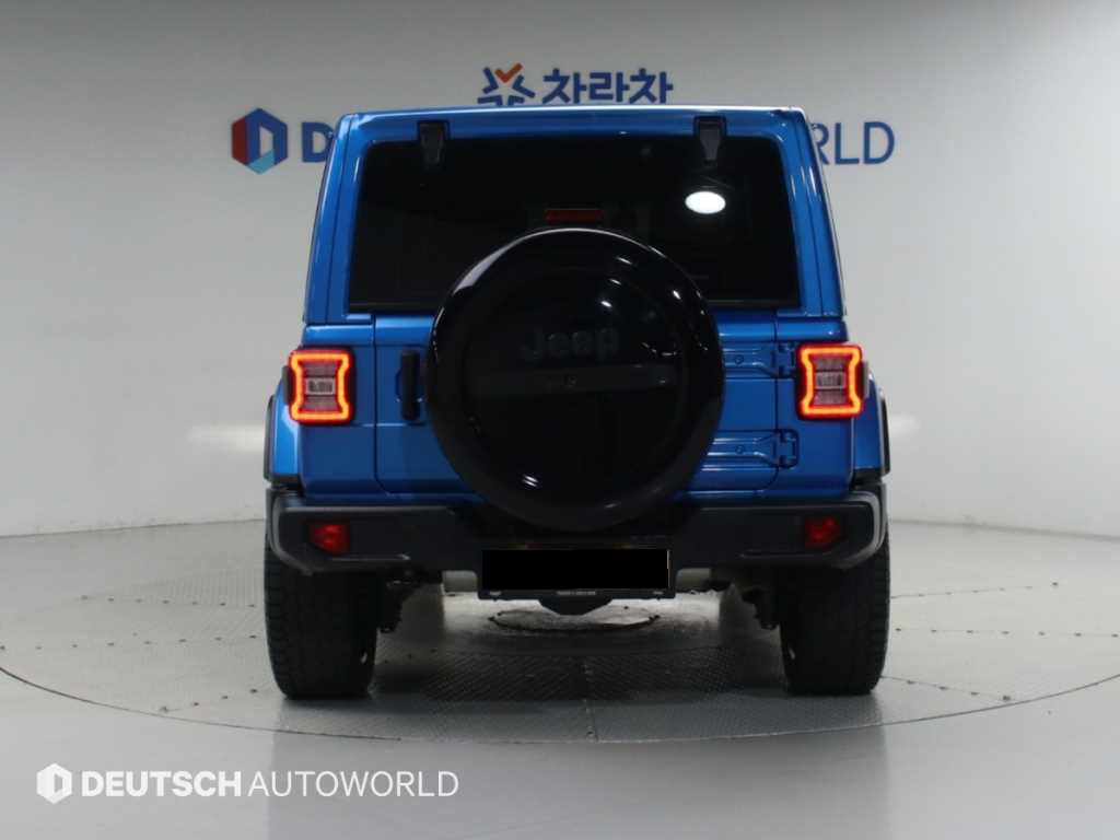 Jeep Wrangler — photo 04