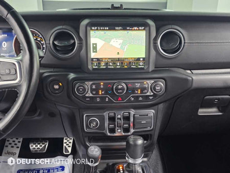 Jeep Wrangler — photo 14