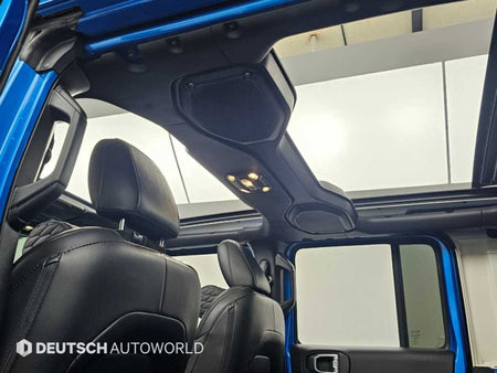 Jeep Wrangler — photo 18