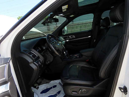 Ford Explorer — photo 05