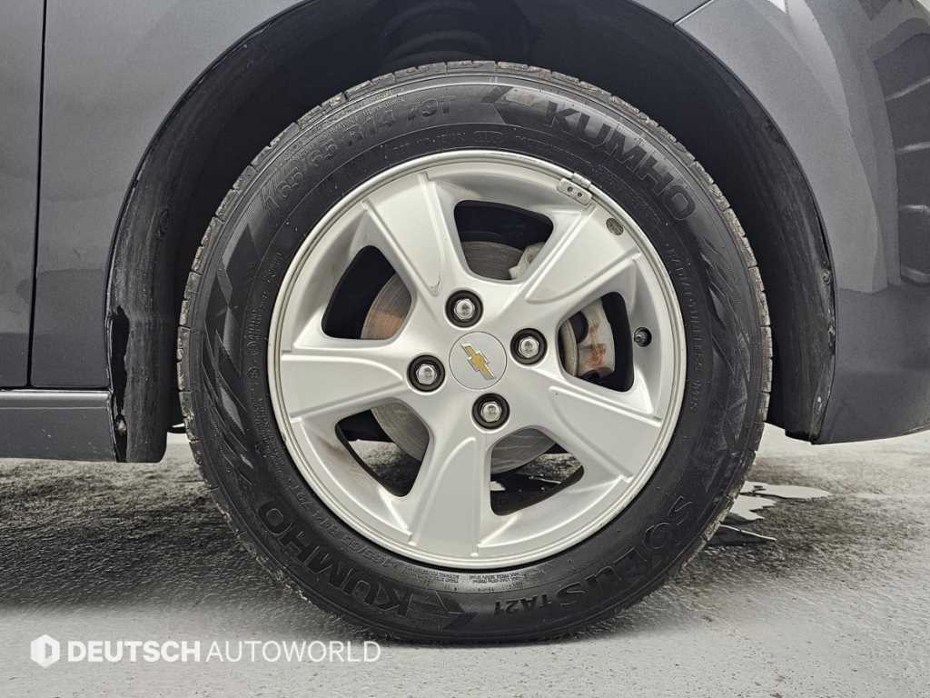 CHEVROLET Spark — photo 05