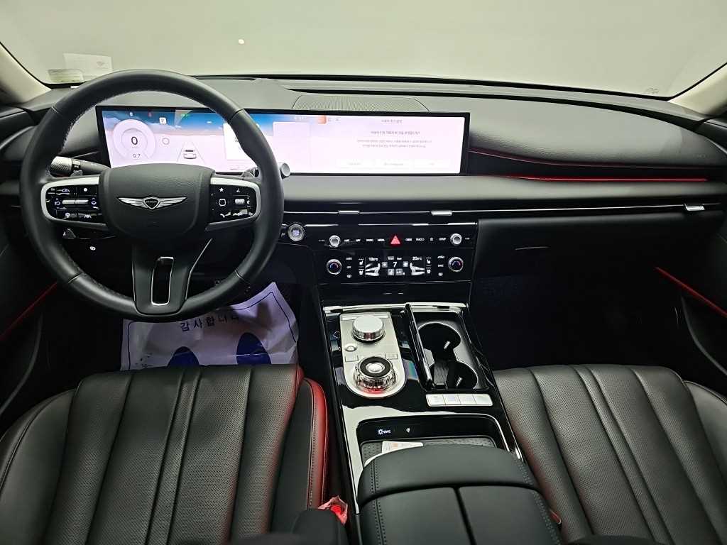 Genesis G80 — photo 07