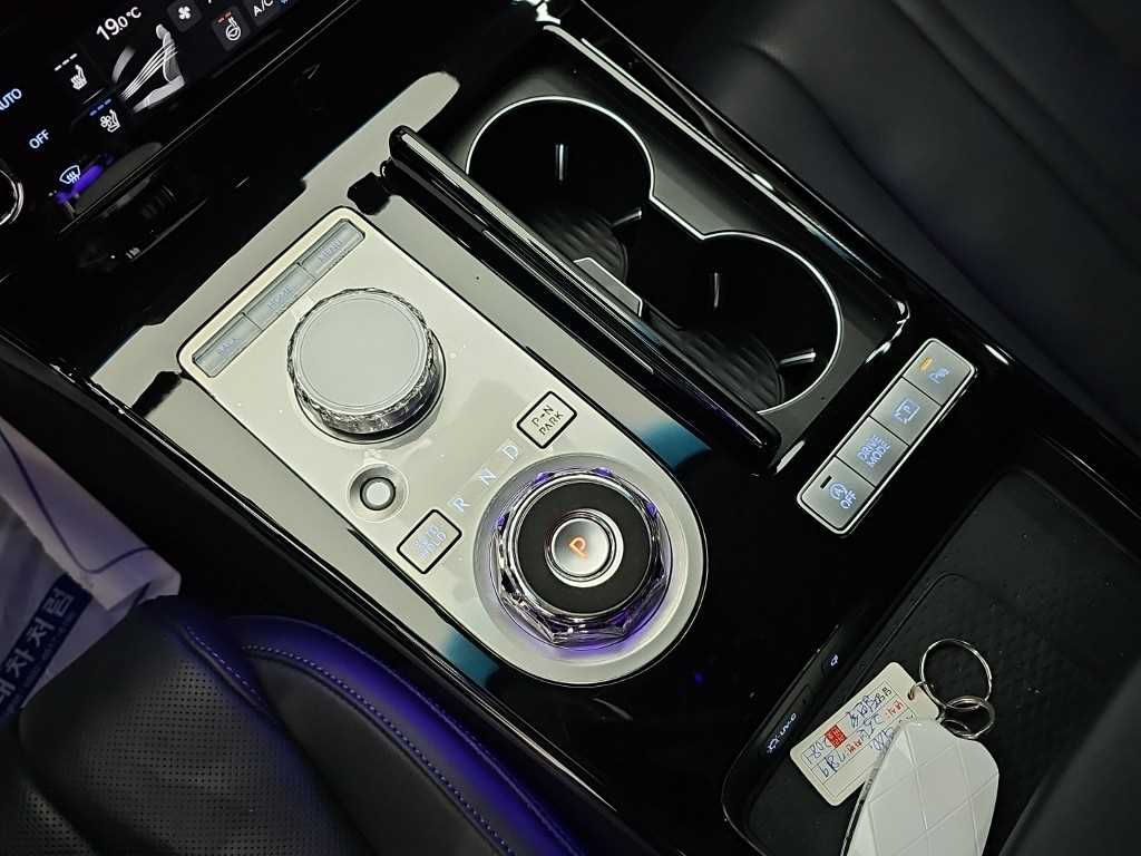 Genesis G80 — photo 08