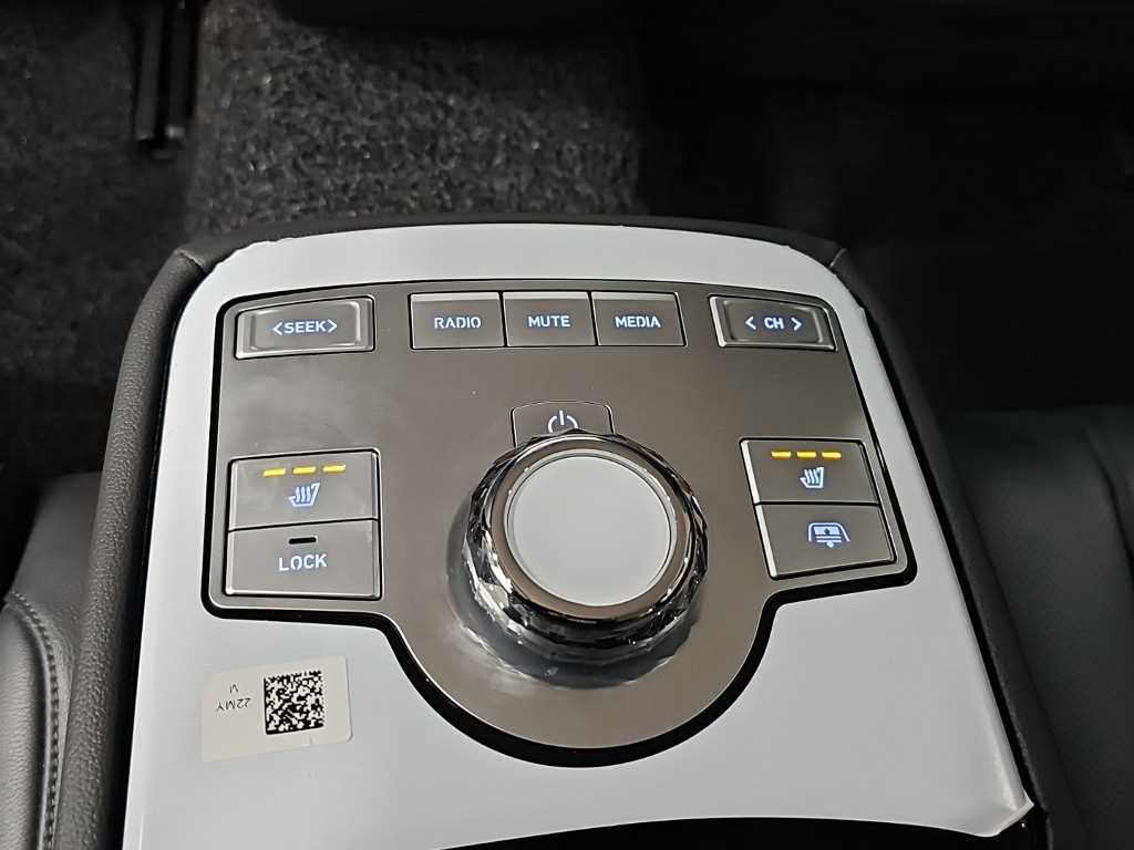Genesis G80 — photo 15