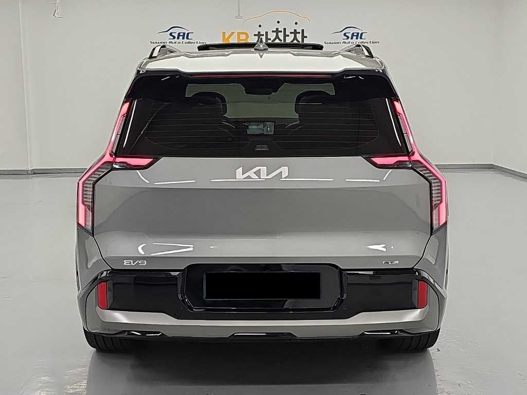 Kia EV9 — photo 03