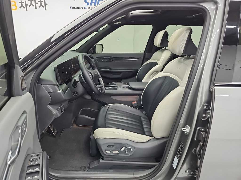 Kia EV9 — photo 11