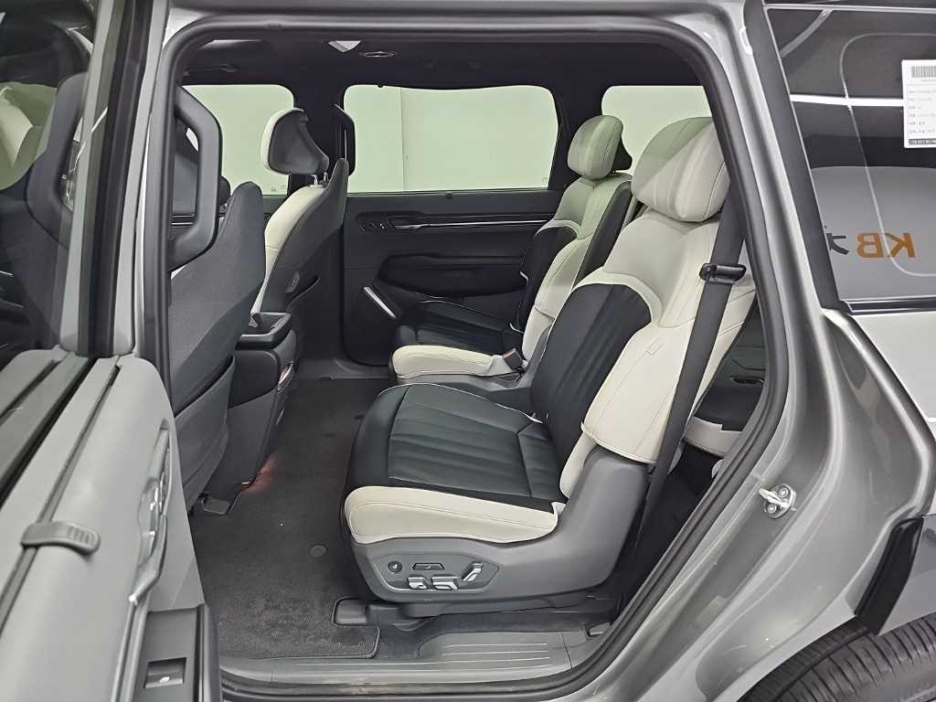 Kia EV9 — photo 12