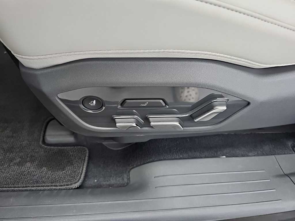 Kia EV9 — photo 14