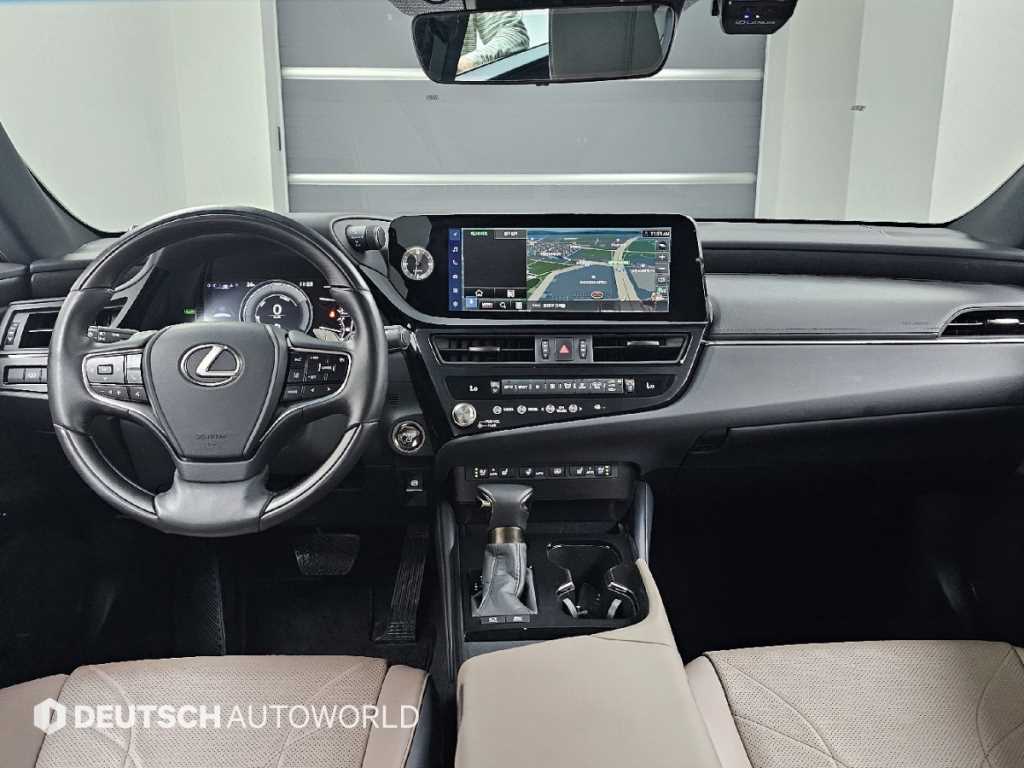 Lexus ES — photo 07