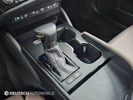 Lexus ES — photo 09