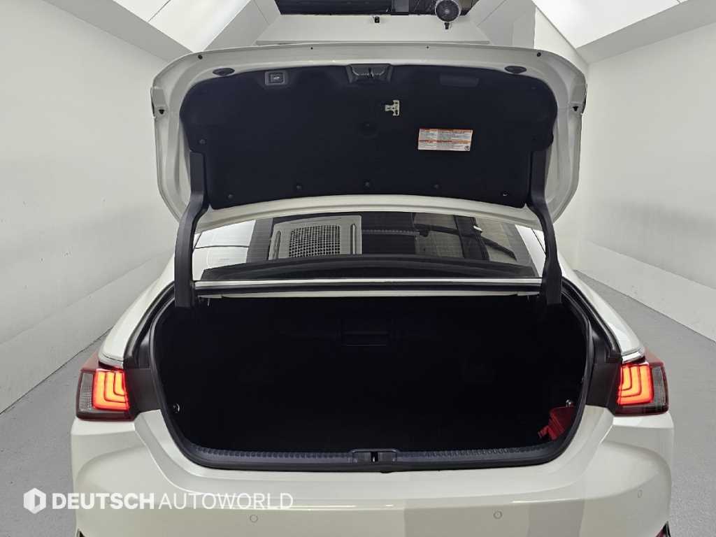 Lexus ES — photo 19