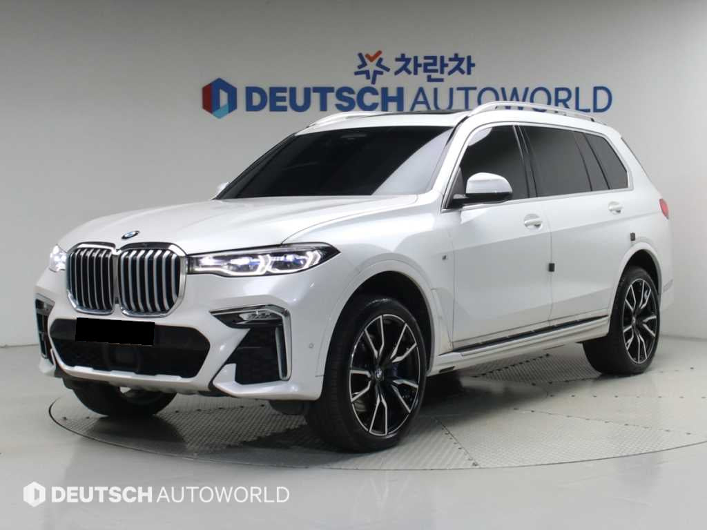 BMW X7 — photo 01