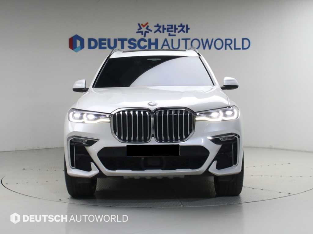 BMW X7 — photo 03