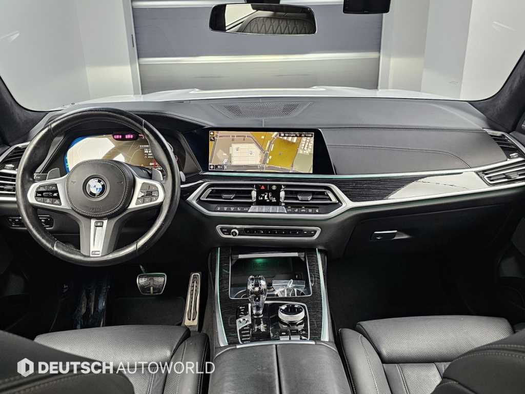 BMW X7 — photo 07