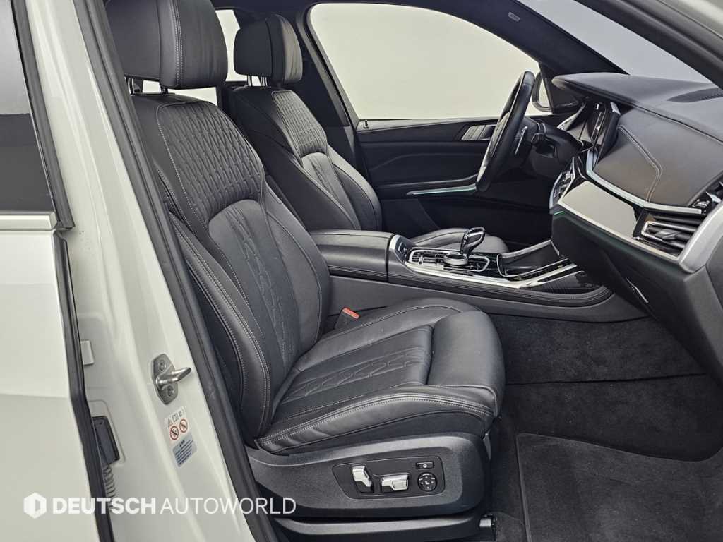 BMW X7 — photo 10