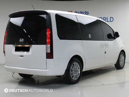 Hyundai Staria — photo 02