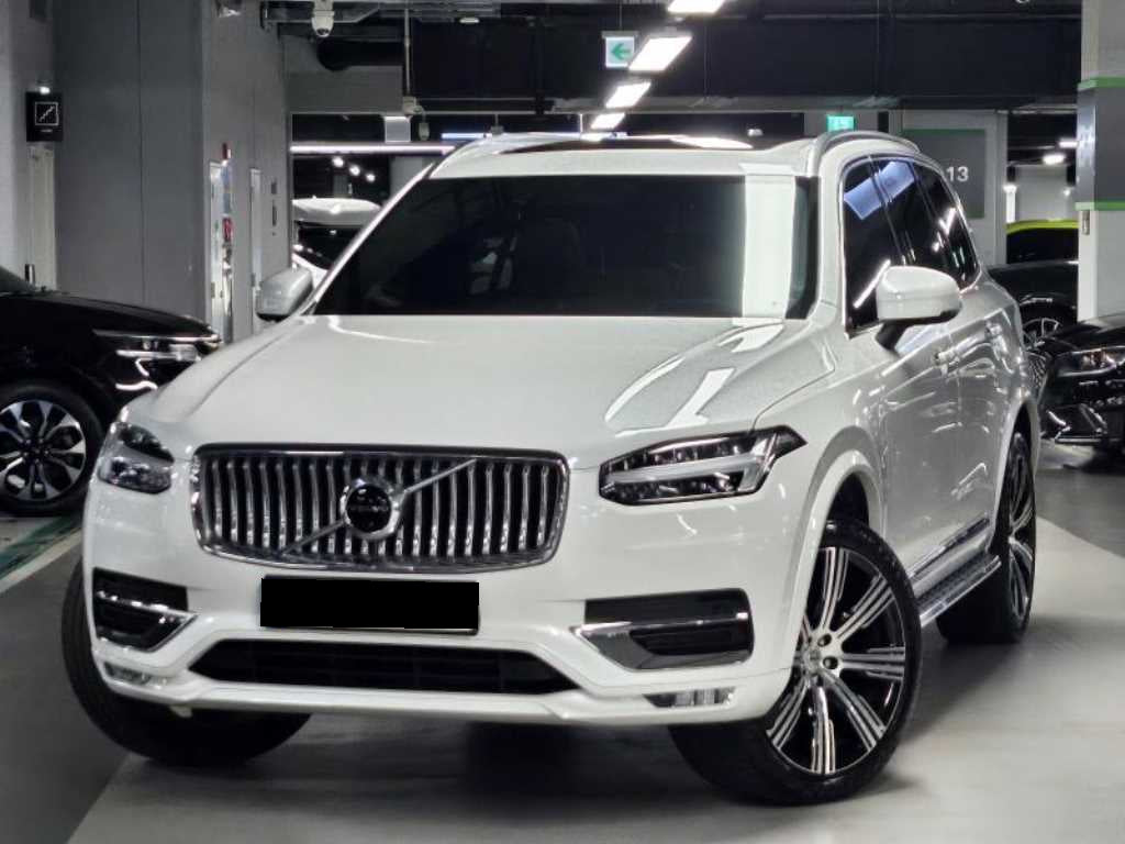 Volvo XC90 — photo 01