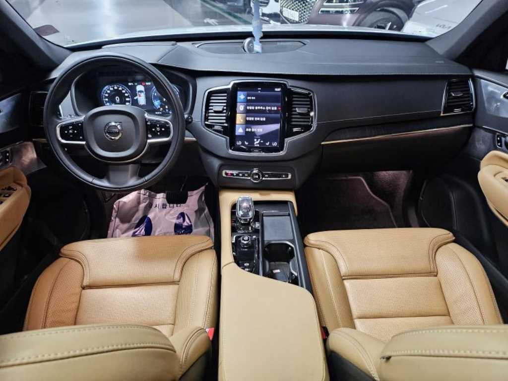 Volvo XC90 — photo 06