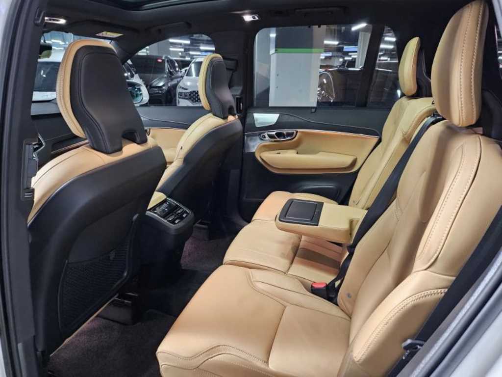 Volvo XC90 — photo 07