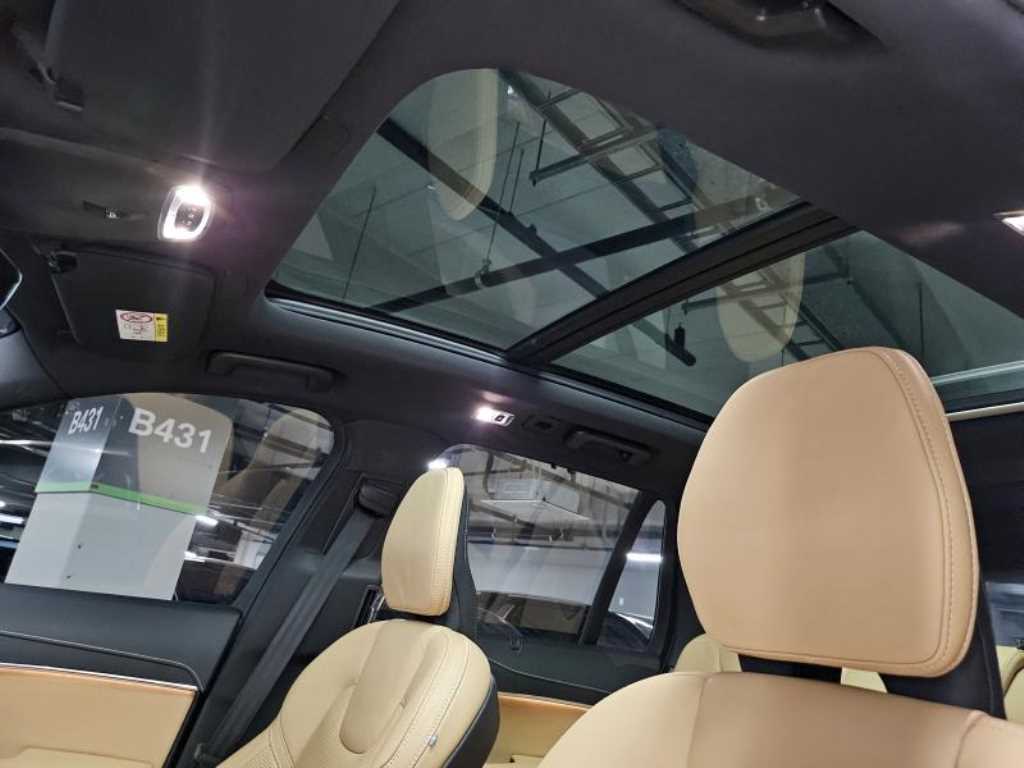 Volvo XC90 — photo 16