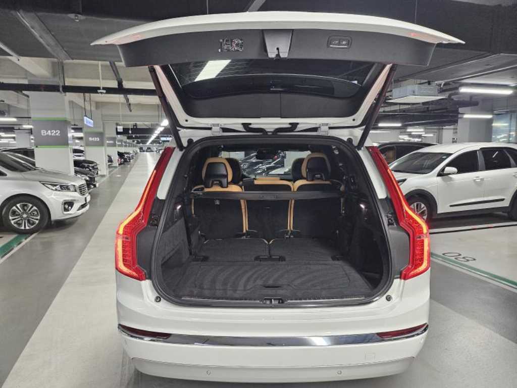 Volvo XC90 — photo 19