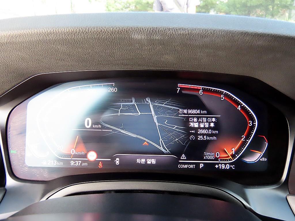 BMW 3-Series — photo 09