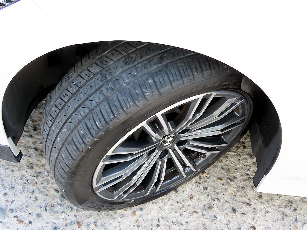 BMW 3-Series — photo 20
