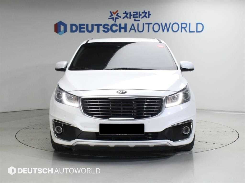 Kia Carnival — photo 03