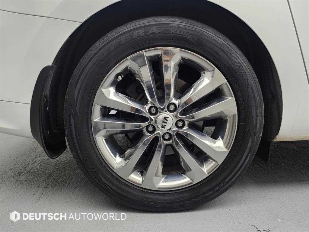 Kia Carnival — photo 05