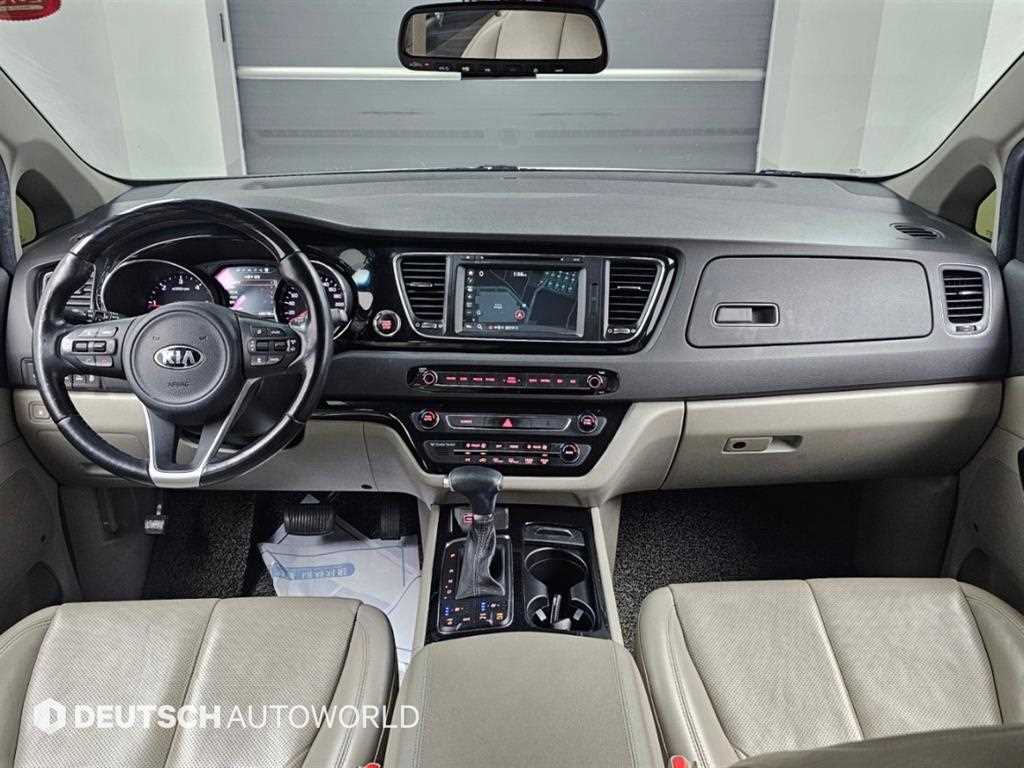Kia Carnival — photo 07