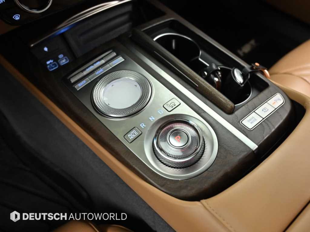 Genesis G80 — photo 09