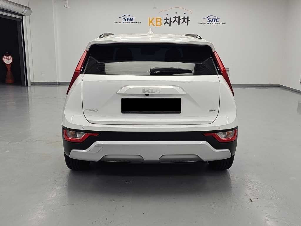 Kia Niro — photo 03