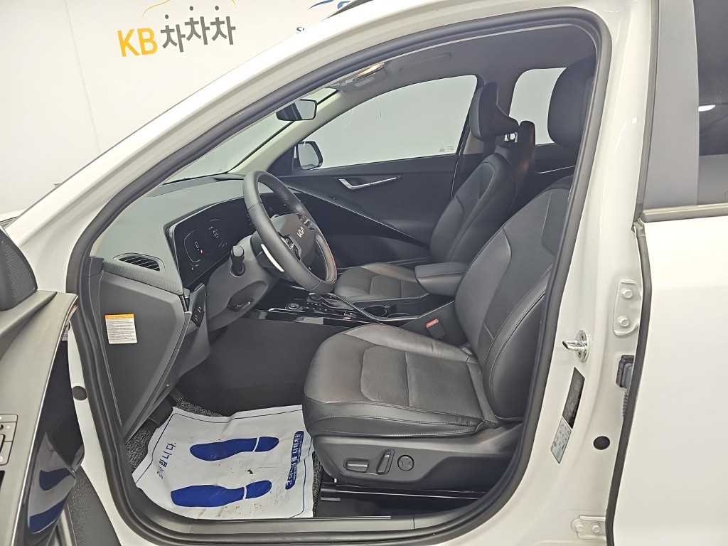 Kia Niro — photo 11