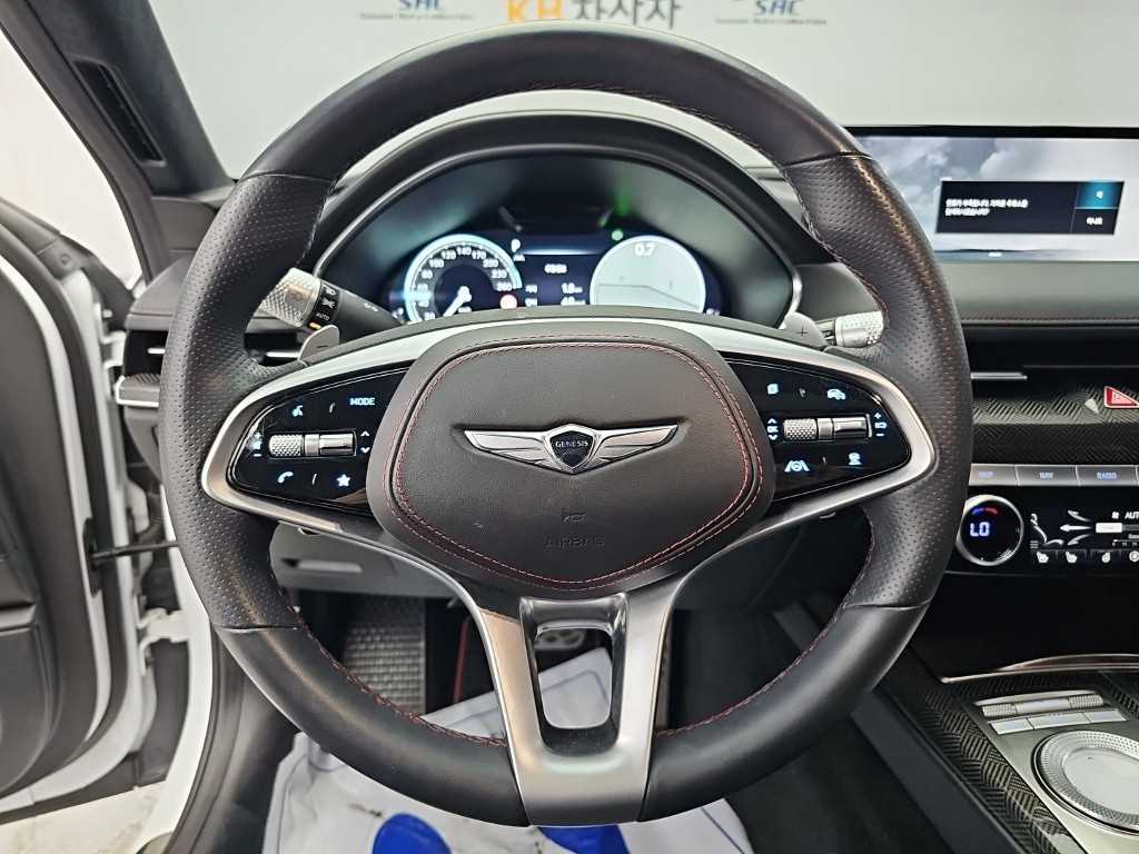 Genesis G80 — photo 09