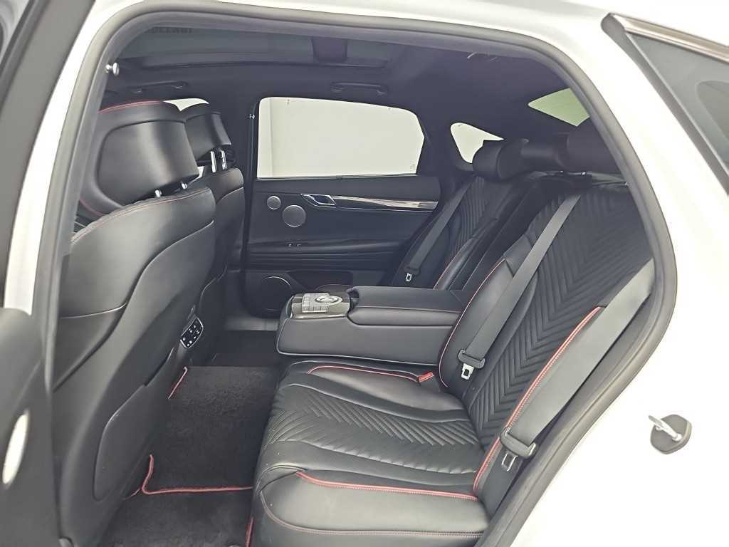 Genesis G80 — photo 12