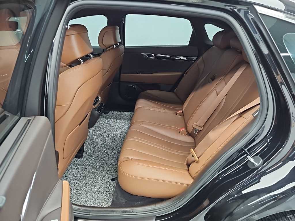 Genesis G80 — photo 12