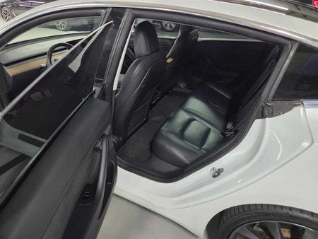 Tesla Model 3 — photo 09