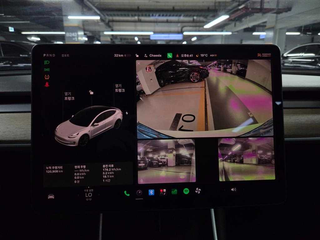 Tesla Model 3 — photo 18