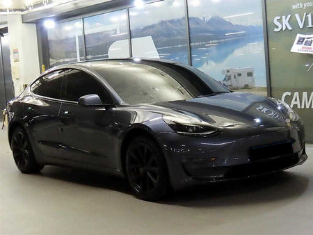 Tesla Model 3 — photo 01
