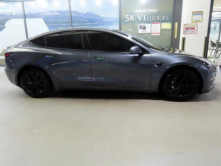 Tesla Model 3 — photo 03