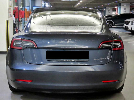 Tesla Model 3 — photo 05