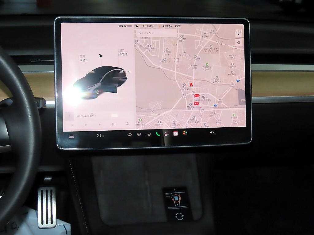 Tesla Model 3 — photo 11
