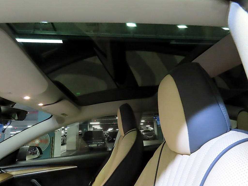 Tesla Model 3 — photo 17