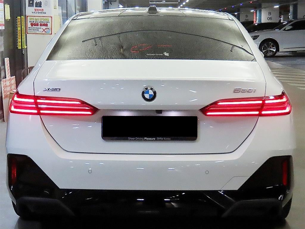 BMW 5-Series — photo 05