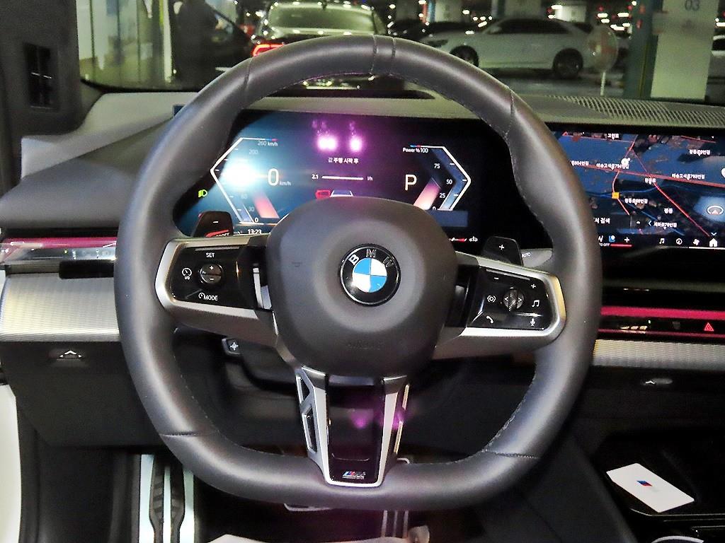 BMW 5-Series — photo 08